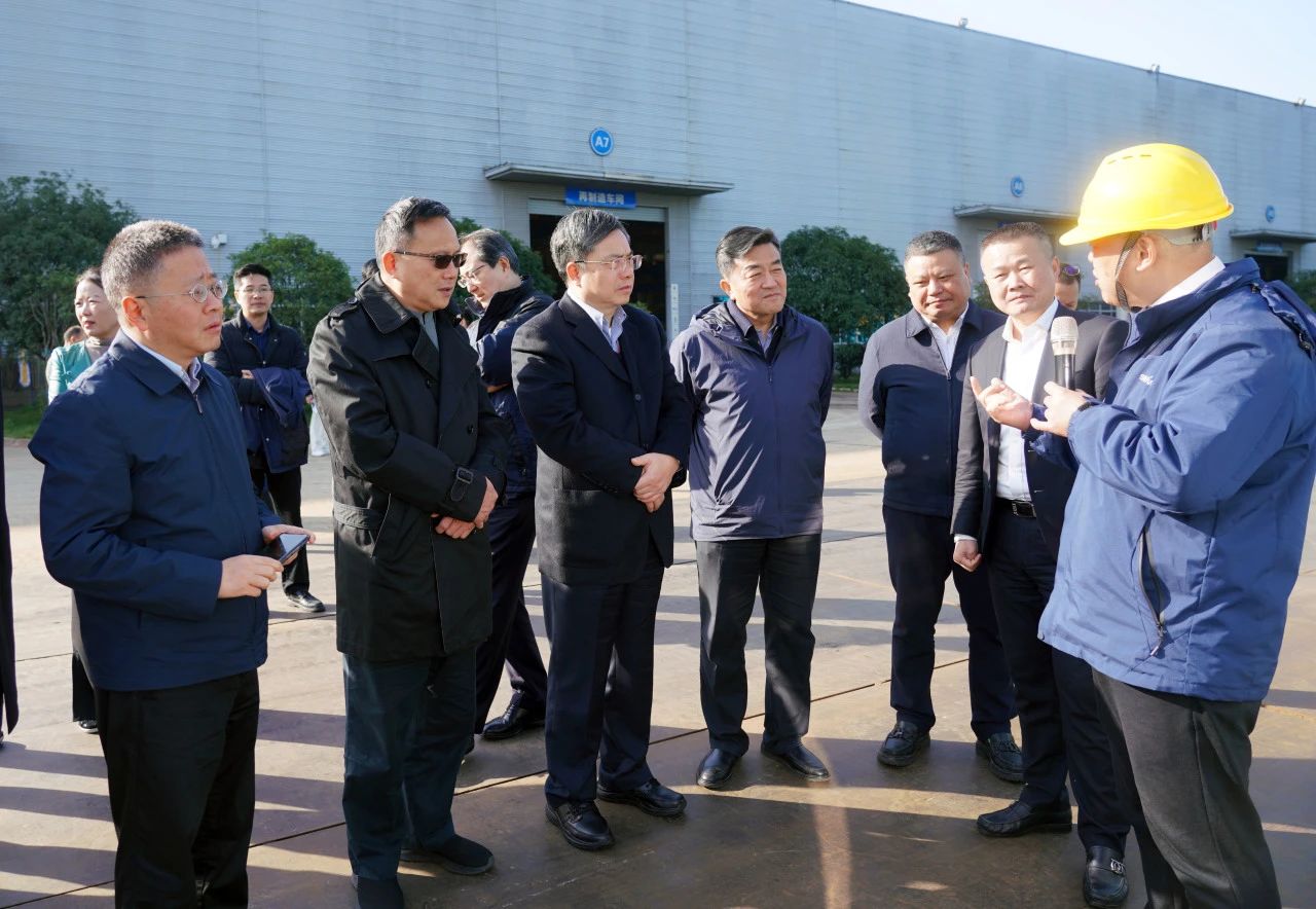 聚焦装备再制造!上海市政协副主席、党组副书记肖贵玉带队调研山河智能