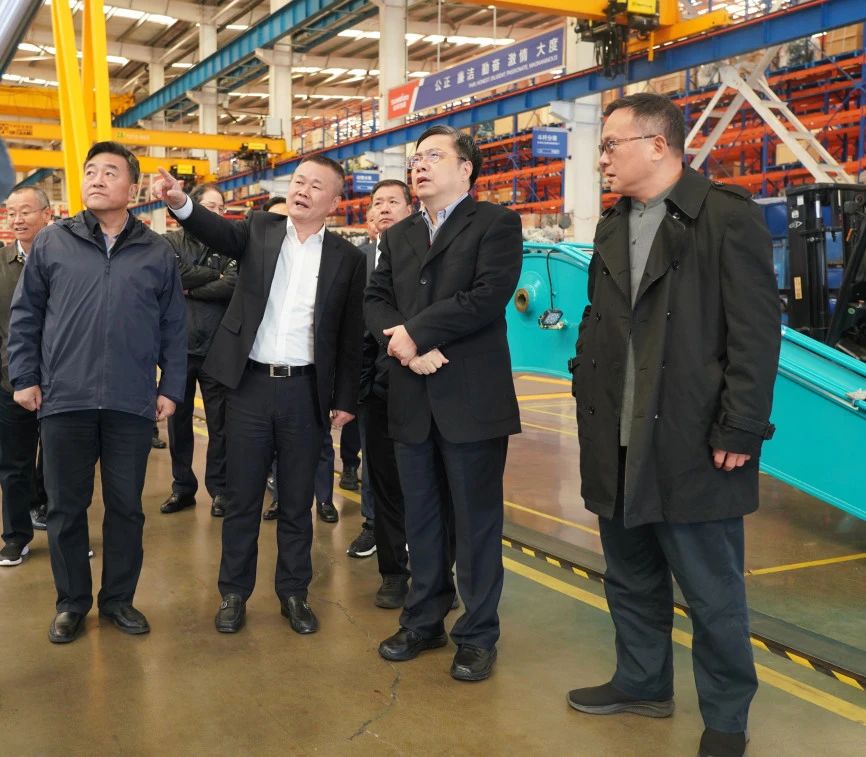 聚焦装备再制造!上海市政协副主席、党组副书记肖贵玉带队调研山河智能