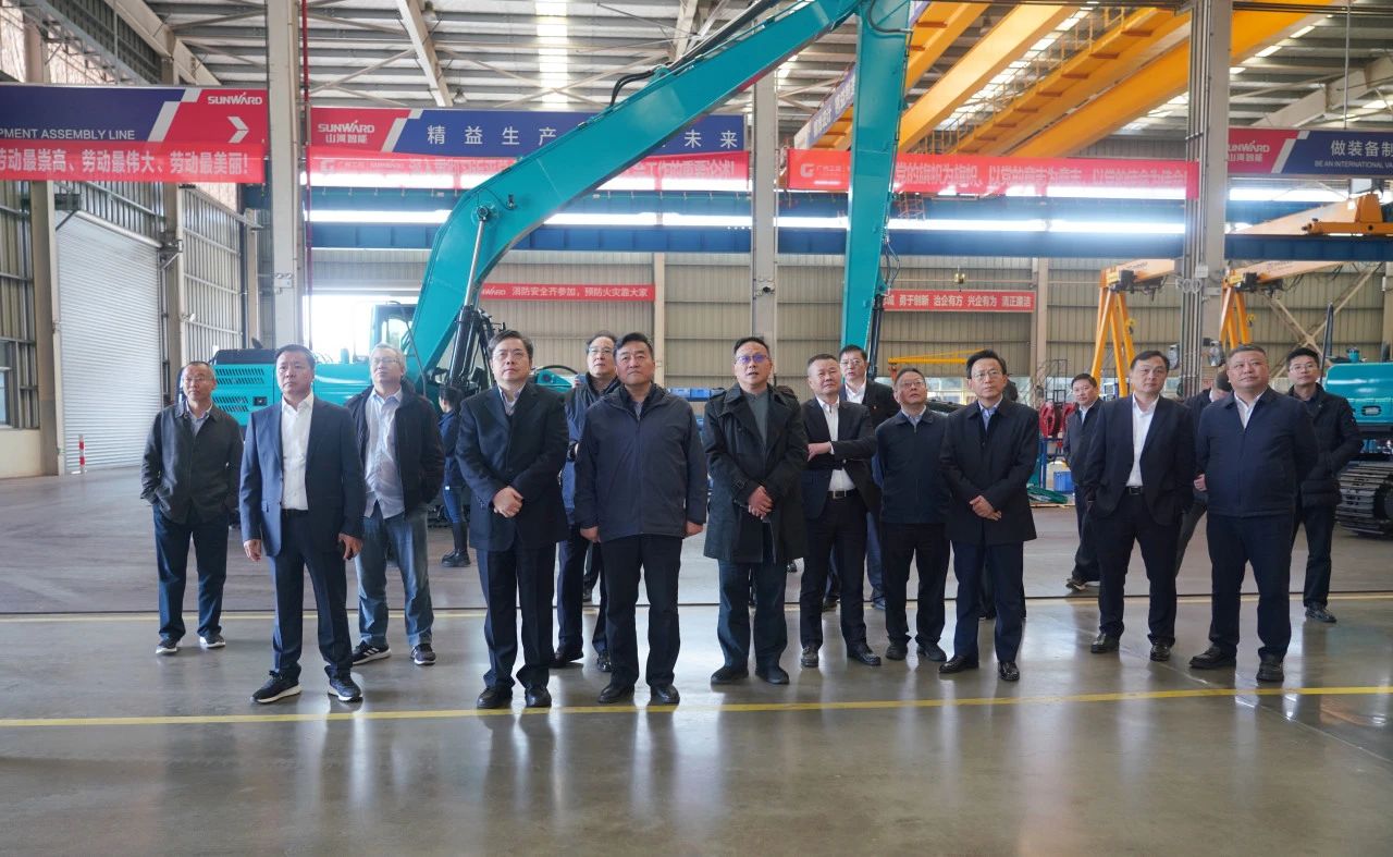 聚焦装备再制造!上海市政协副主席、党组副书记肖贵玉带队调研山河智能