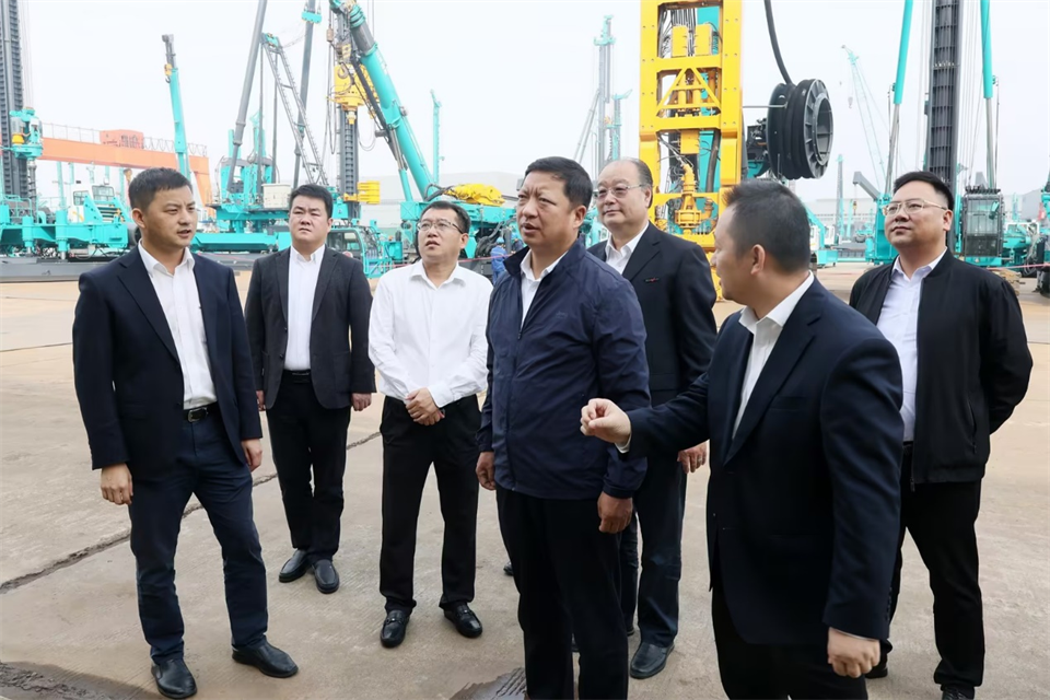 同船出海,共赢未来!中铁九局副总经理刘峻峰一行到访山河智能