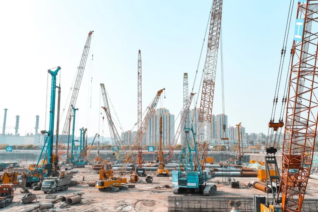 山河智能设备征战亚洲最大地下综合交通枢纽工程